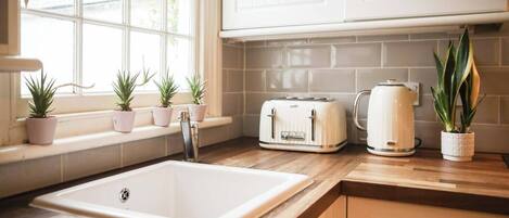 Réfrigérateur, four, plaque de cuisson, lave-vaisselle