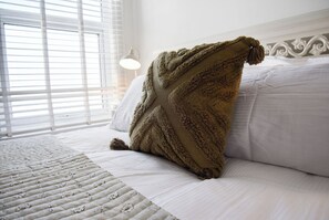 2 Schlafzimmer, Schreibtisch, Bügeleisen/Bügelbrett, Reisekinderbett