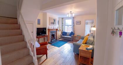Sea Holly Cottage is a 3 bedroom house with a large enclosed garden close to town.