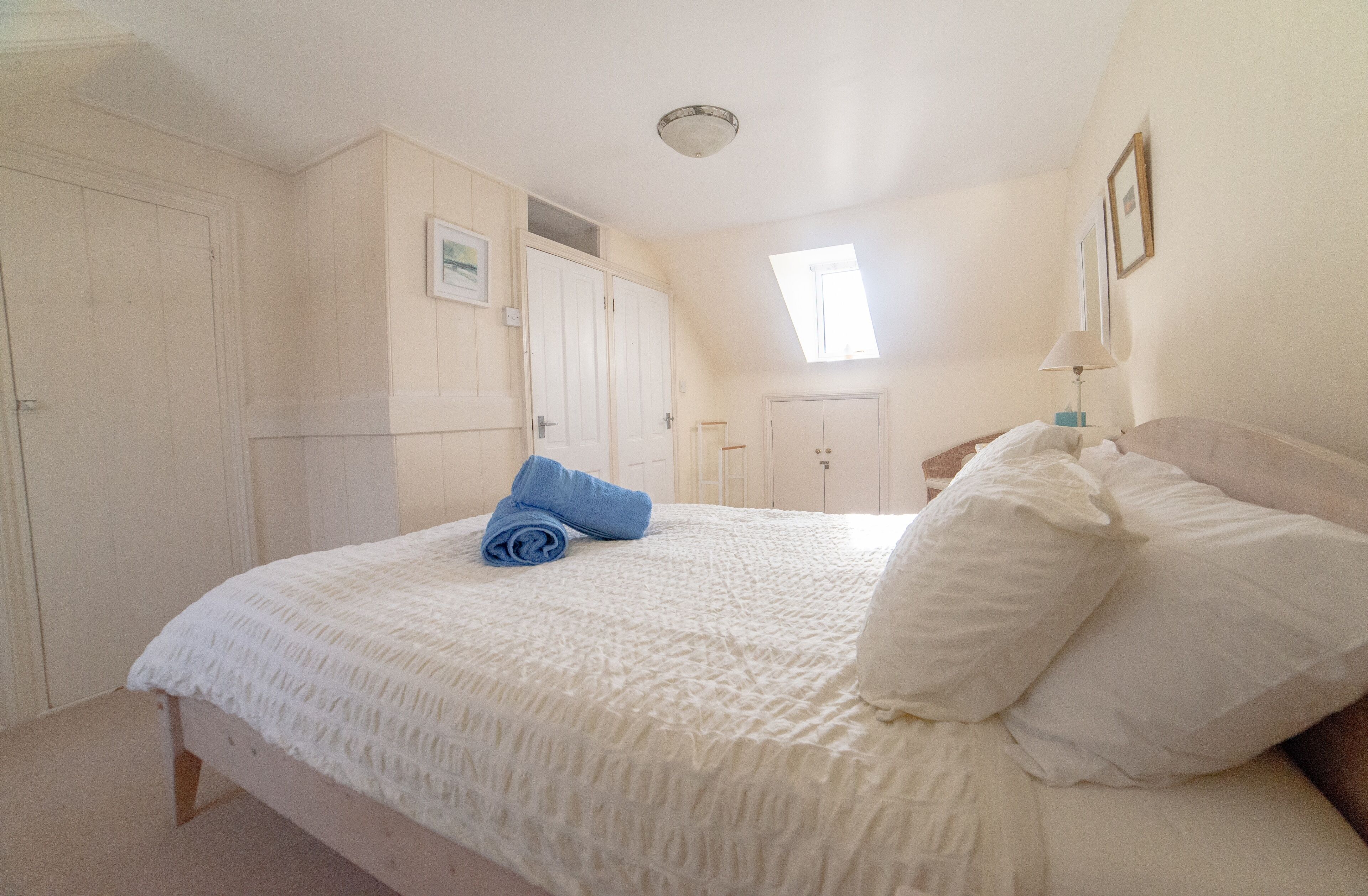 3 chambres, fer et planche à repasser, lit parapluie, Wi-Fi gratuit