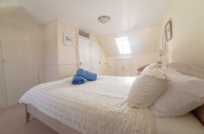 Room - Sea Holly Cottage is a 3 bedroom house with a large enclosed garden close to town. (Whitstable)