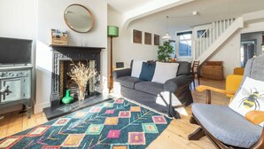 Living area - Painter Cottage is an ideal family holiday home, conveniently situated just a short walk to town. (Whitstable)