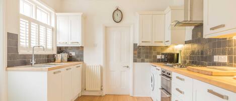 Fully equipped kitchen