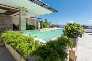 Piscine extérieure, piscine chauffée
