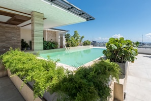 Piscine extérieure, piscine chauffée