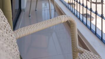 Deluxe Double Room | 1 bedroom, in-room safe, iron/ironing board, free WiFi