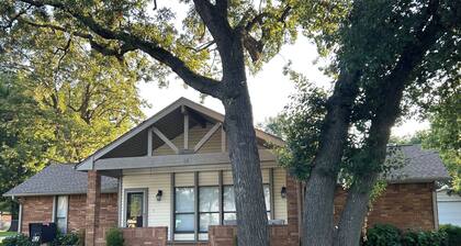Spacious Lake View with Chef's Kitchen! Two minute walk to lake.