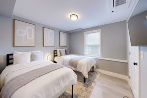 5 bedrooms, WiFi, bed sheets