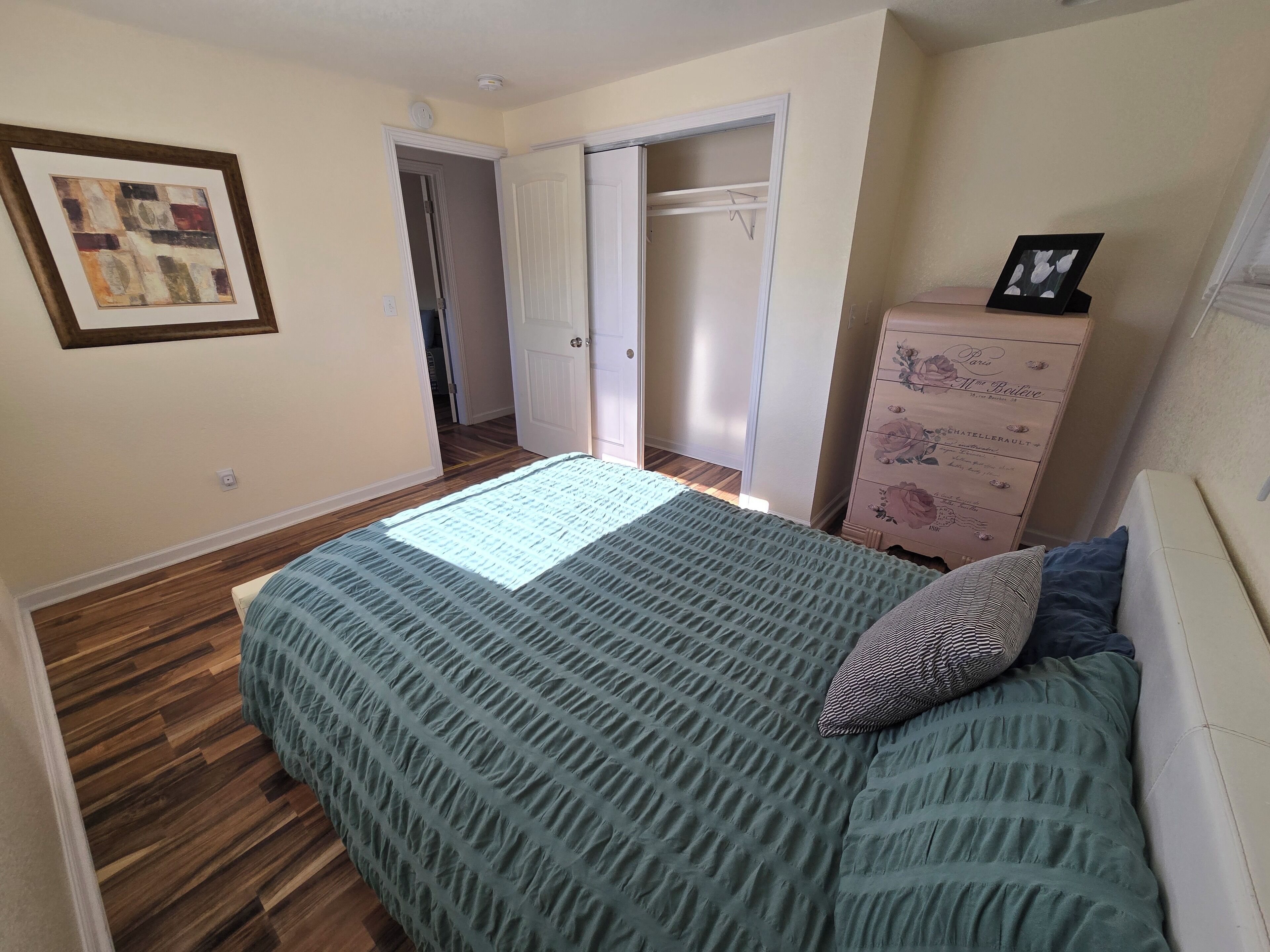 3 soverom, wi-fi (inkludert) og sengetøy