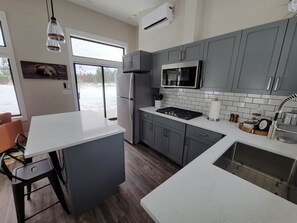 Réfrigérateur, micro-ondes, four, lave-vaisselle