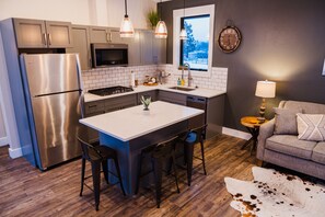 Réfrigérateur, micro-ondes, four, lave-vaisselle