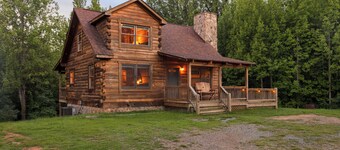 Shenandoah Mountain Majesty Log Cabin on 15 Acres - Hot Tub-1GB Fiber Internet