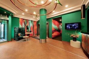 Lobby - Rugs Hotel Augsburg, Trademark Collection by Wyndham (Augsburg)