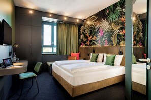 Premium bedding, in-room safe, desk, laptop workspace - Rugs Hotel Augsburg (Augsburg)