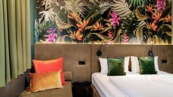 Superior Room, 1 Double Bed | Premium bedding, in-room safe, desk, laptop workspace