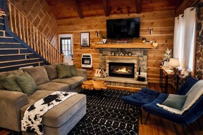 Smart TV, chimenea, videojuegos y libros 