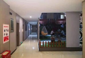 Interior - Hongrui Hotel (Anlong)