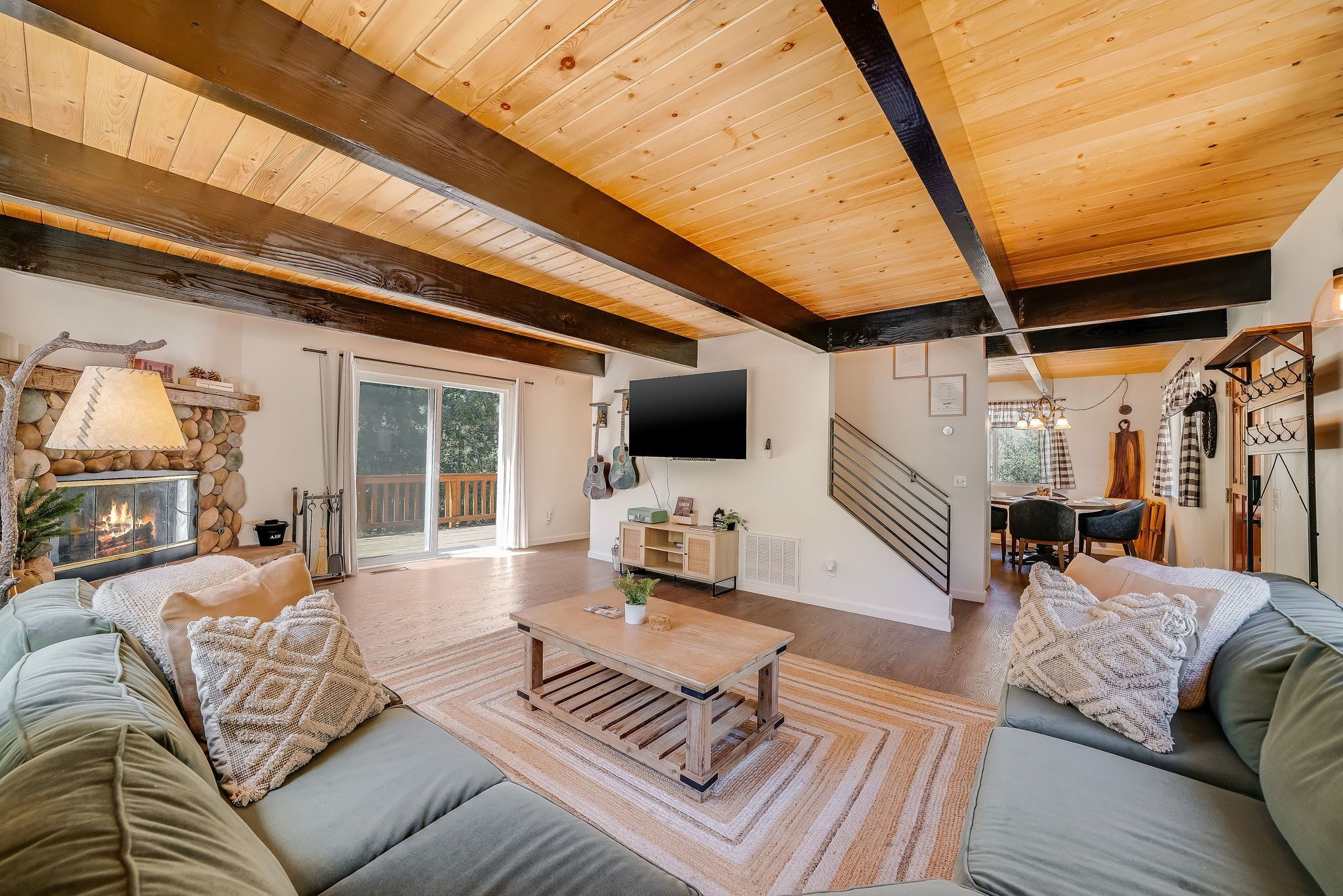 Smart-TV, Kamin, Videospielkonsole