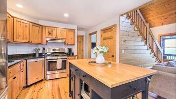 Frigorífic, microones, forn i placa de cuina