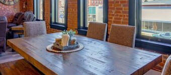 West Empire Theatre Loft, Gorgeous Space on Main Street for 4! Local Golfing 50% Off!