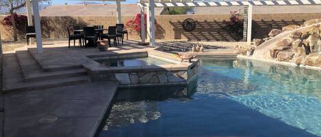 Udendørs pool, opvarmet pool