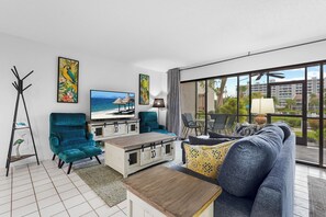 TV - Midnight Cove II 710F: Ground Floor Siesta Key Beach Condo (Siesta Key)