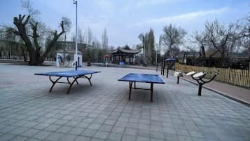 تناول الطعام بالخارج