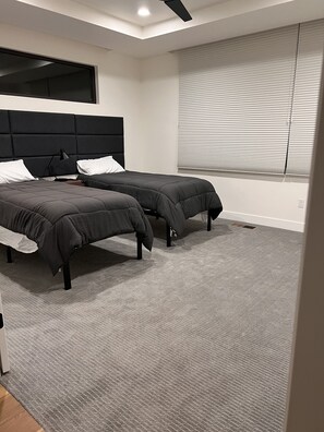 3 bedrooms, free WiFi, bed sheets