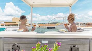 Bain à remous extérieur