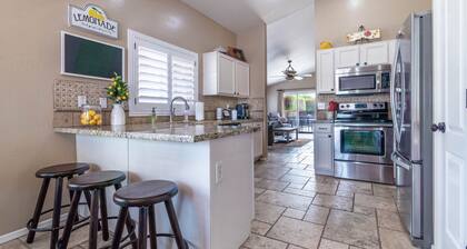 Beautiful Home with Private Pool and Tiki Bar. Close to Everything!!!