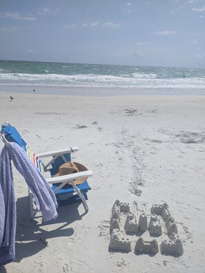 Beach nearby, sun-loungers, beach towels - Rare waterfront 2Bd/2Ba, 2 Balcony Top Floor End Unit w/4 Daily Waterpark Passes (Indian Rocks Beach)