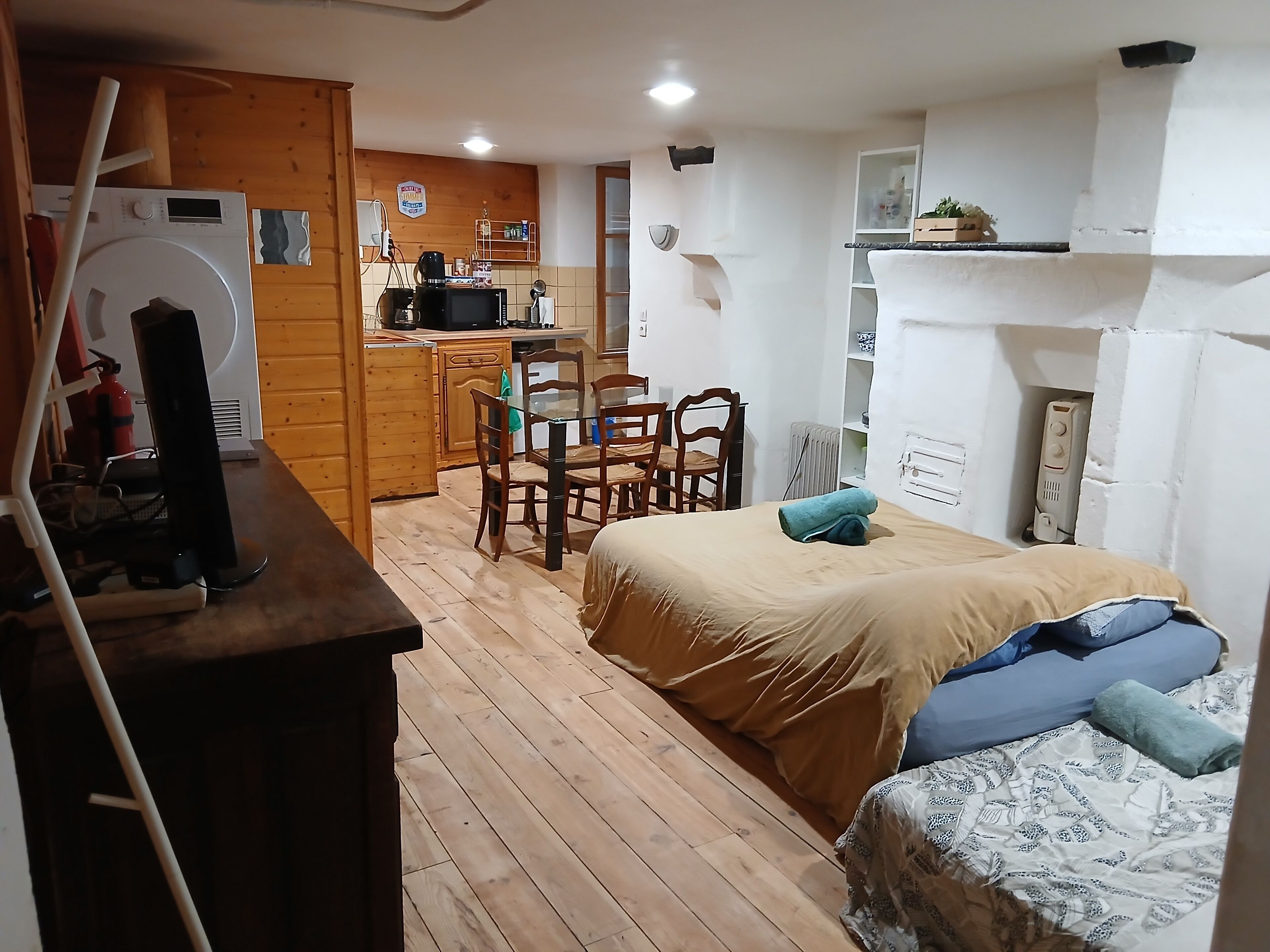 1 slaapkamer, een bureau, reisbedje, wifi