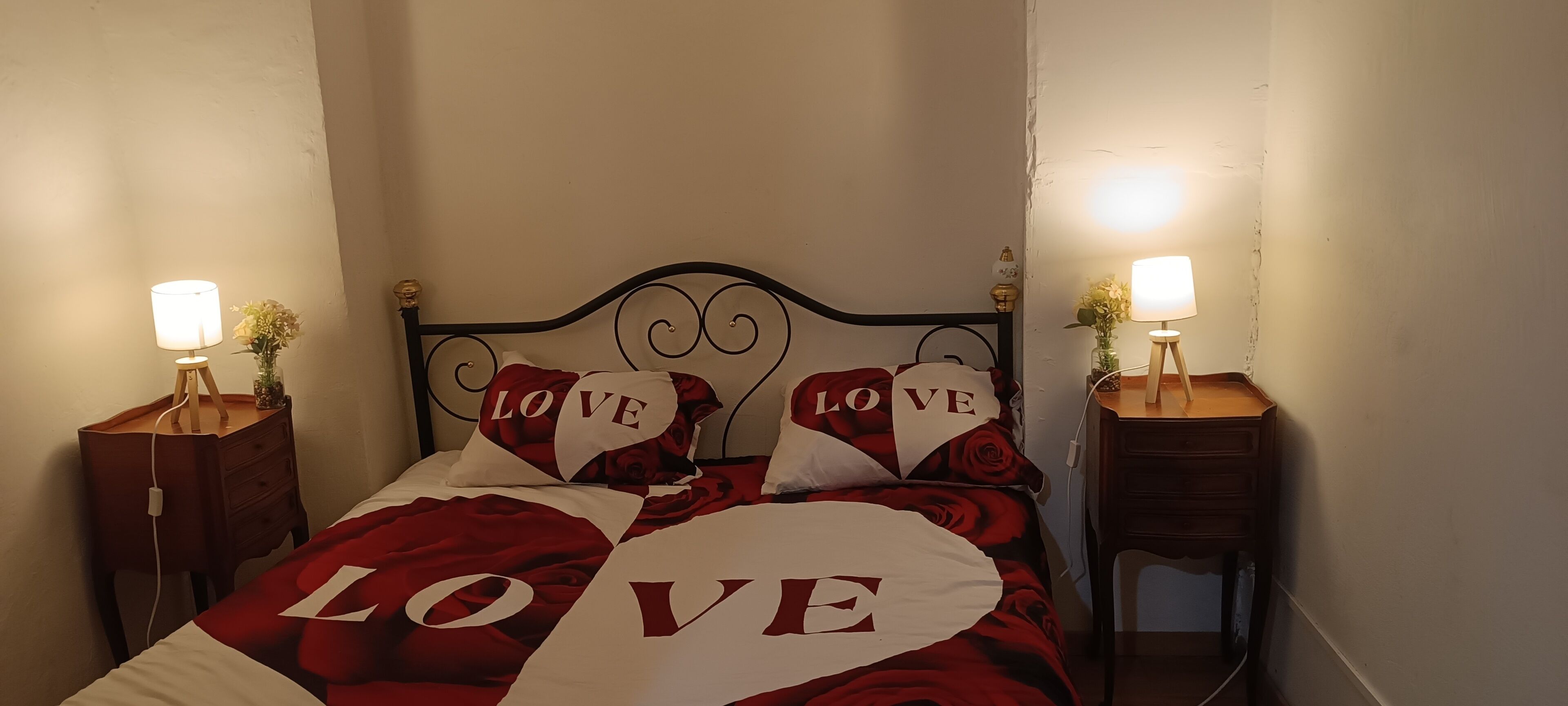 1 間睡房、書桌、可攜式嬰兒床、Wi-Fi