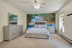 Luxury Villa | 7 bedrooms, iron/ironing board, free WiFi, bed sheets - 2900sqft villa near ski & snowboarding (Tobyhanna)