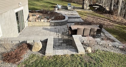 Cozy retreat w/ patio & fire pit. Close to Cayuga Lake and Cornell.