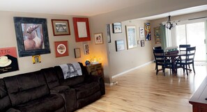 Smart TV, computer monitors - Your home away from home! (Auburn Hills)