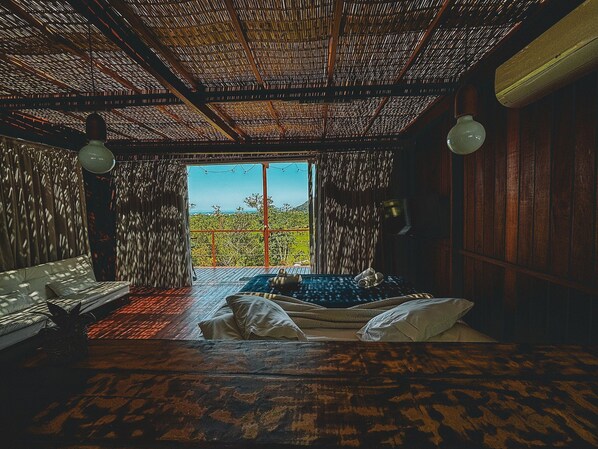 Desk, laptop workspace, free WiFi, bed sheets