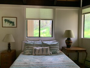 2 bedrooms, internet, bed sheets