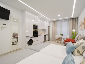 Een strijkplank/strijkijzer, gratis wifi, beddengoed