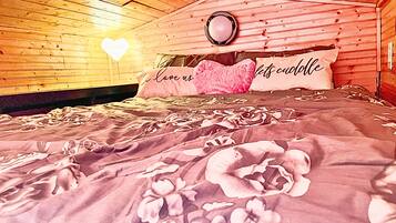 1 室のベッドルーム、WiFi (無料)、ベッドシーツ