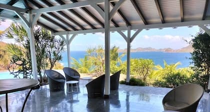 Luxury Creole house, panoramic view of the Baie des Saintes