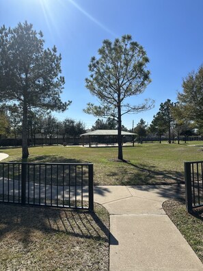 Stroll through this peaceful park, surrounded by trees and a serene atmosphere.