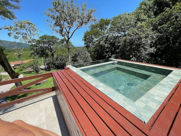 Casa de campo | Tina de hidromasaje al aire libre