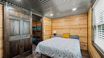 2 bedrooms, bed sheets