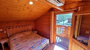 2 bedrooms, in-room safe, iron/ironing board, travel cot