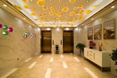 Huangjia Xiyan Hotel