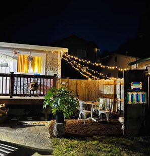 Outdoor dining - Book one week or more and get 10% discount
Stylish 2 BR Suite in West Seattle!
 (Seattle)