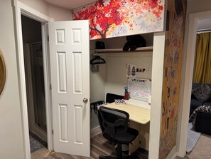 Interior - Book one week or more and get 10% discount
Stylish 2 BR Suite in West Seattle!
 (Seattle)