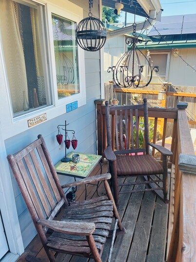 Book one week or more and get 10% discount
Stylish 2 BR Suite in West Seattle!
