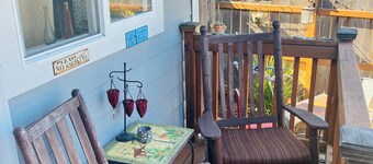 Book one week or more and get 10% discount
Stylish 2 BR Suite in West Seattle!